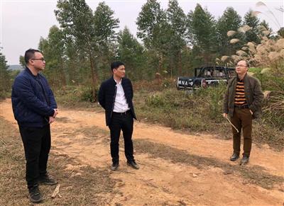 趙伯廷率隊赴欽州市欽南區(qū)意向合作礦點考察