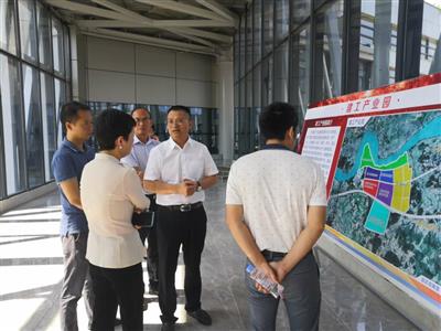 【招商動態(tài)】藍繼壯陪同泰國江西總商會會長鄒璐潞參觀建工產(chǎn)業(yè)園