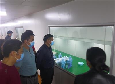 趙波到國際果品加工基地調(diào)研口罩生產(chǎn)項(xiàng)目建設(shè)及生產(chǎn)情況