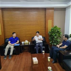趙伯廷與桂林市象山區(qū)領(lǐng)導舉行工作會談