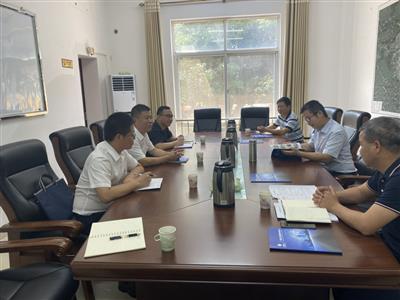 卿勇與邕寧區(qū)區(qū)長何翔舉行工作會談