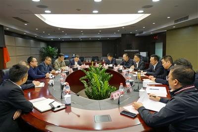 梁亮?xí)?jiàn)川高公司董事長(zhǎng)黃兵